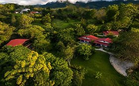 Los Susurros. Casa